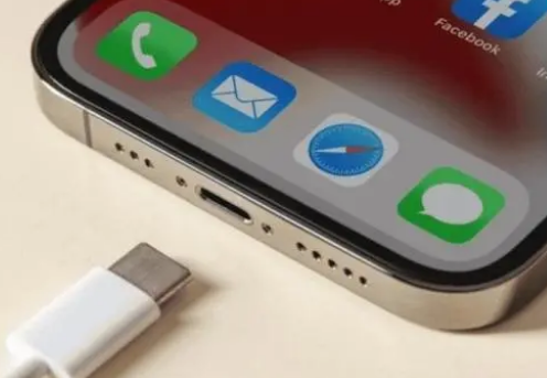 思南苹果15维修分享iPhone15改USB-C接口后能和安卓用户互借充电器吗 